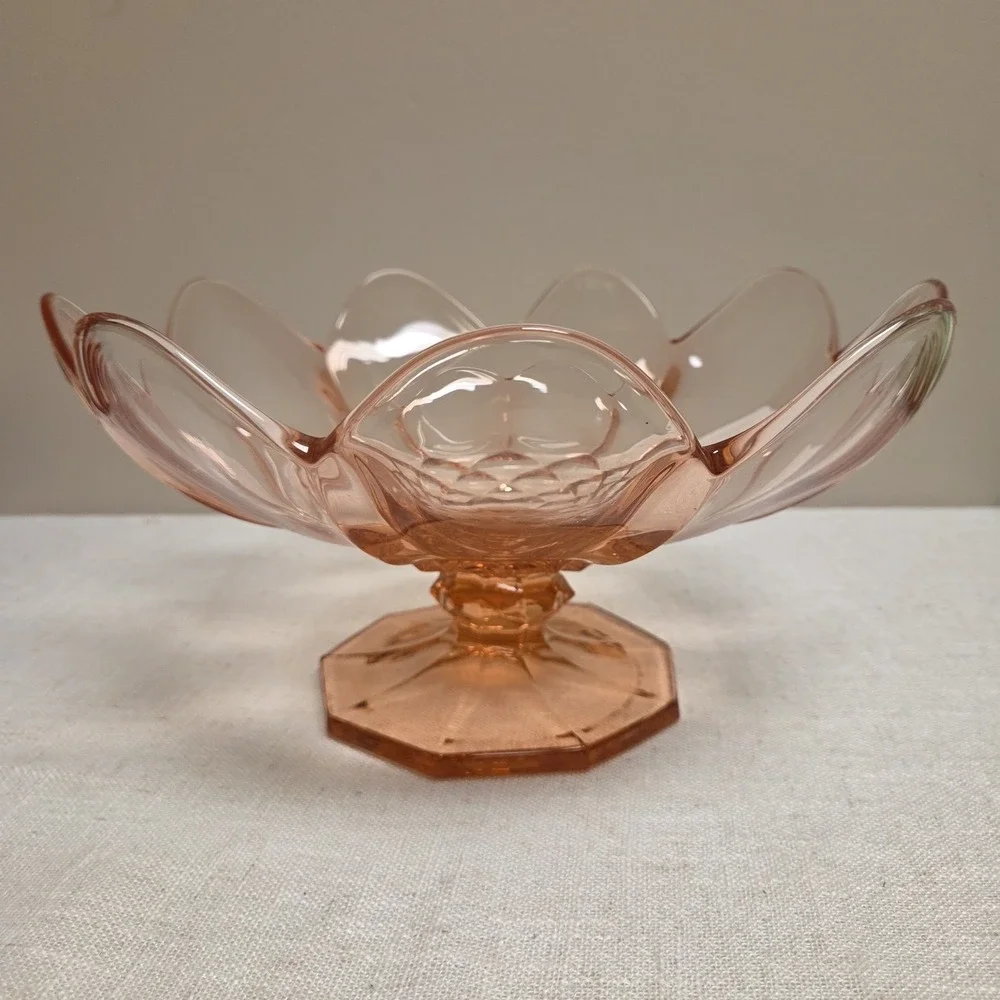 McKee #1776 Lotus Compote Bowl In pink‎